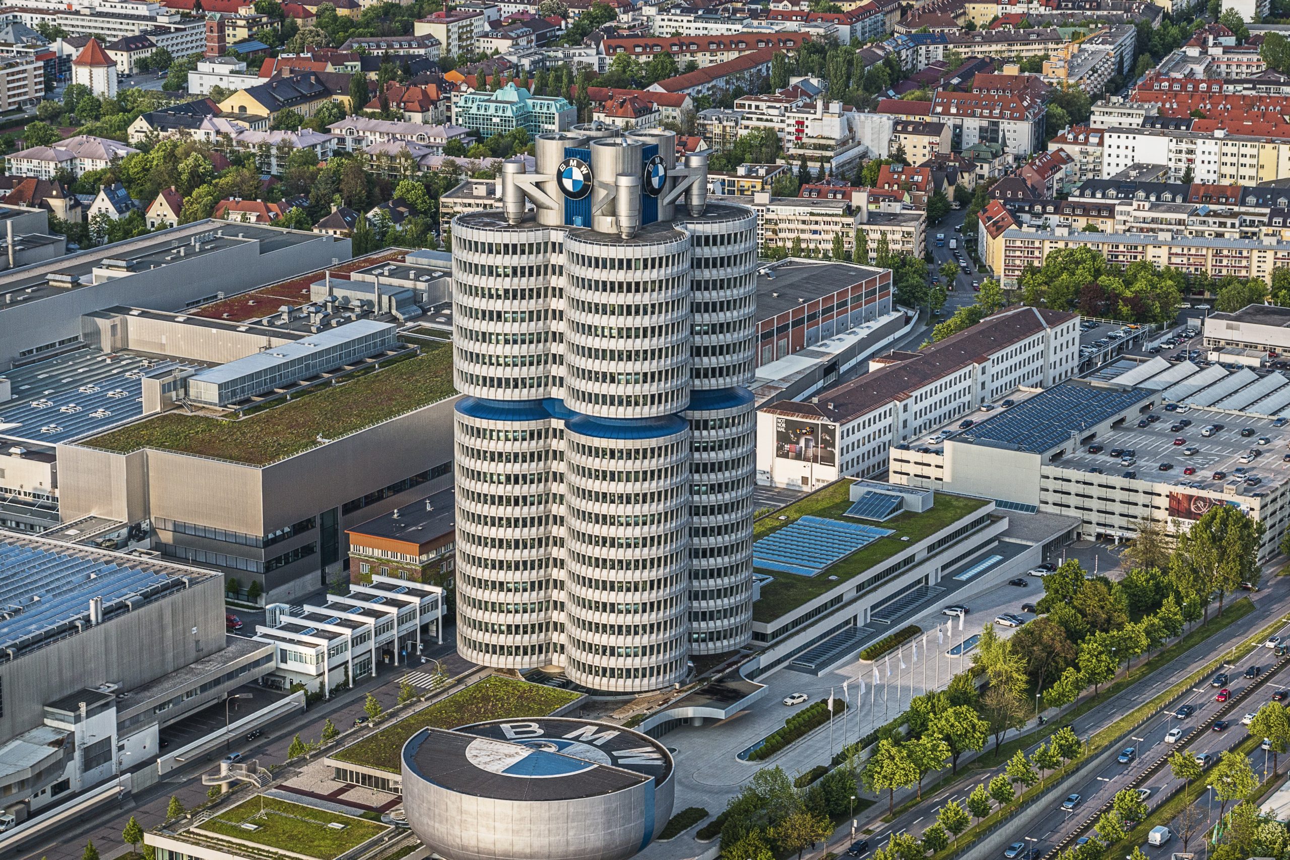 https://gramont-drenova.eu/wp-content/uploads/2025/08/BMW-M-scaled.jpg