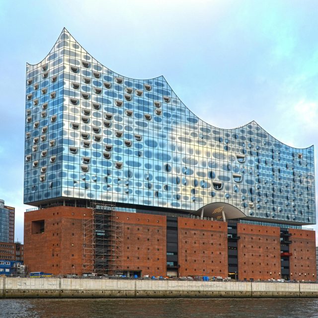 https://gramont-drenova.eu/wp-content/uploads/2025/08/Elbphilharmonie-2-640x640.jpg